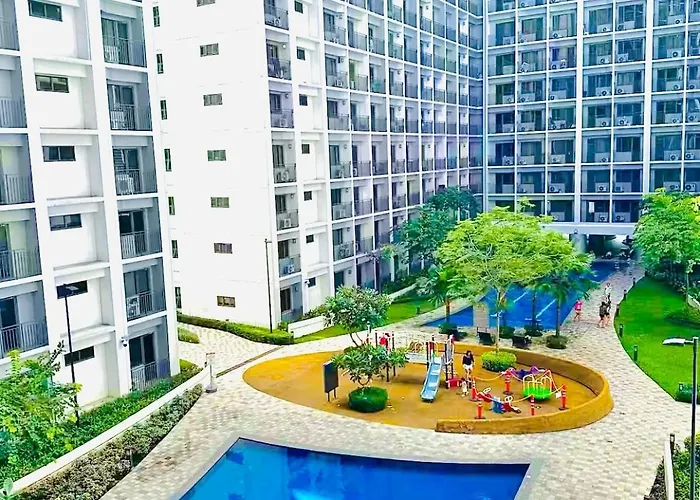 Cozy Poolview Nest, Moa, Netflix, * Manila