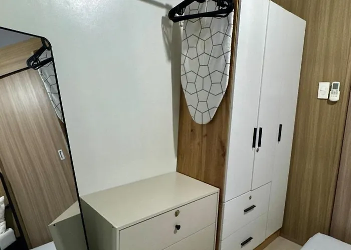Cozy Poolview Nest, Moa, Netflix, * Manila