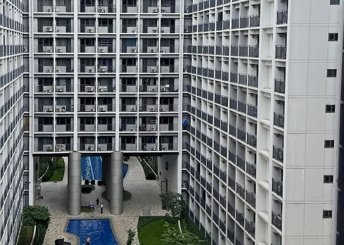 Cozy Poolview Nest, Moa, Netflix, Manila