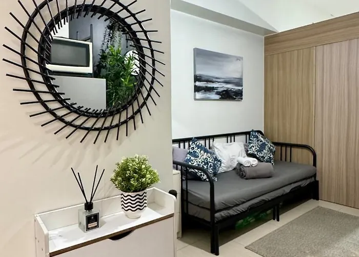 Cozy Poolview Nest, Moa, Netflix, Apartment