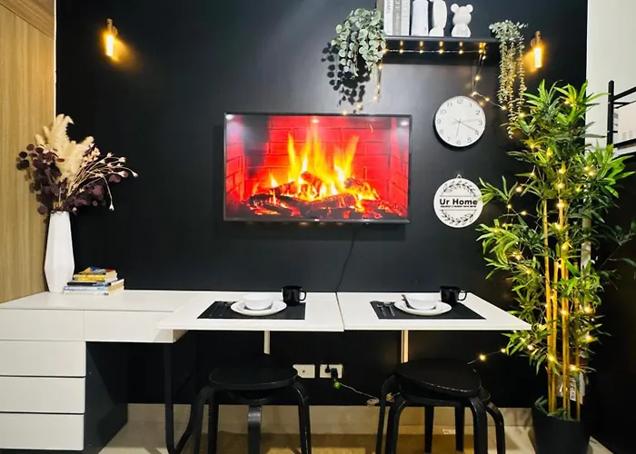 Cozy Poolview Nest, Moa, Netflix, Manila