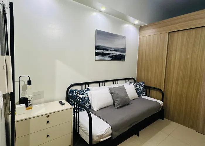 Cozy Poolview Nest, Moa, Netflix, Apartment Manila